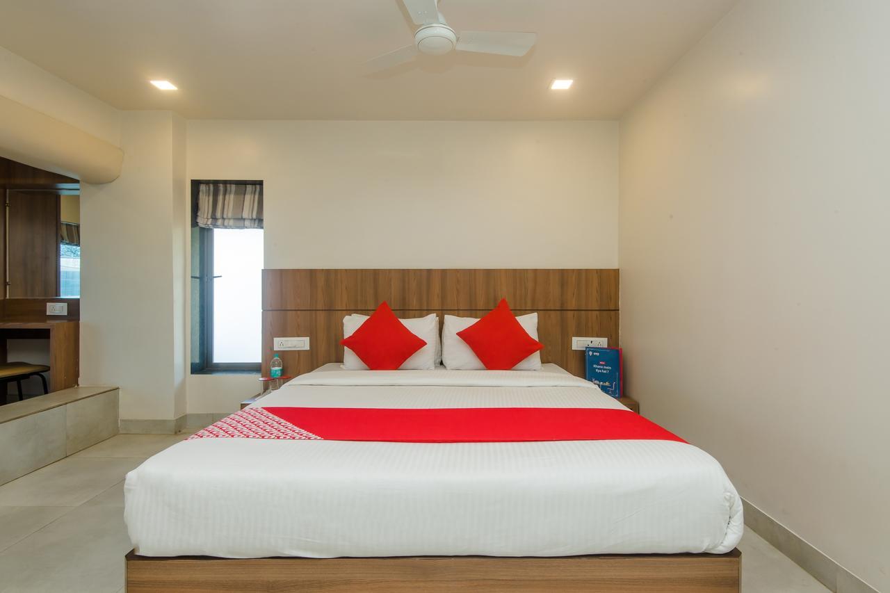 Oyo 13857 Hotel Imperial Umele Kültér fotó